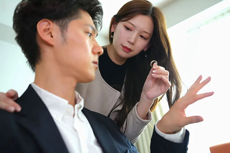 Vợ yêu đi đi chơi, gã chồng ở nhà bị nhỏ em người vợ gạ nắc không trượt phát nào